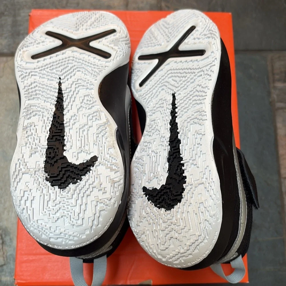 Nike Team Hustle D10 PS- Size 3y - Picture 6 of 8